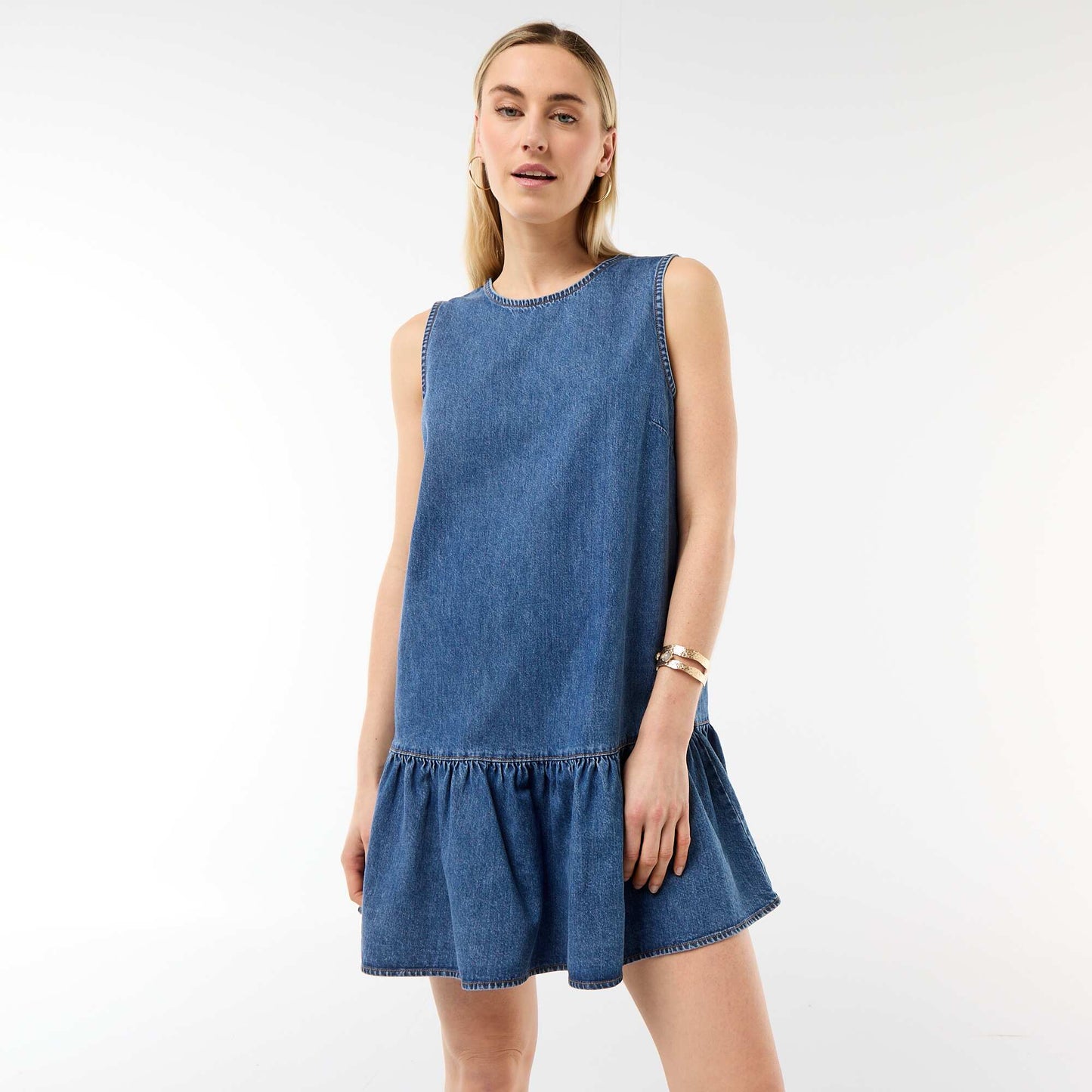 Robe denim sans manches à base volantée BLEU