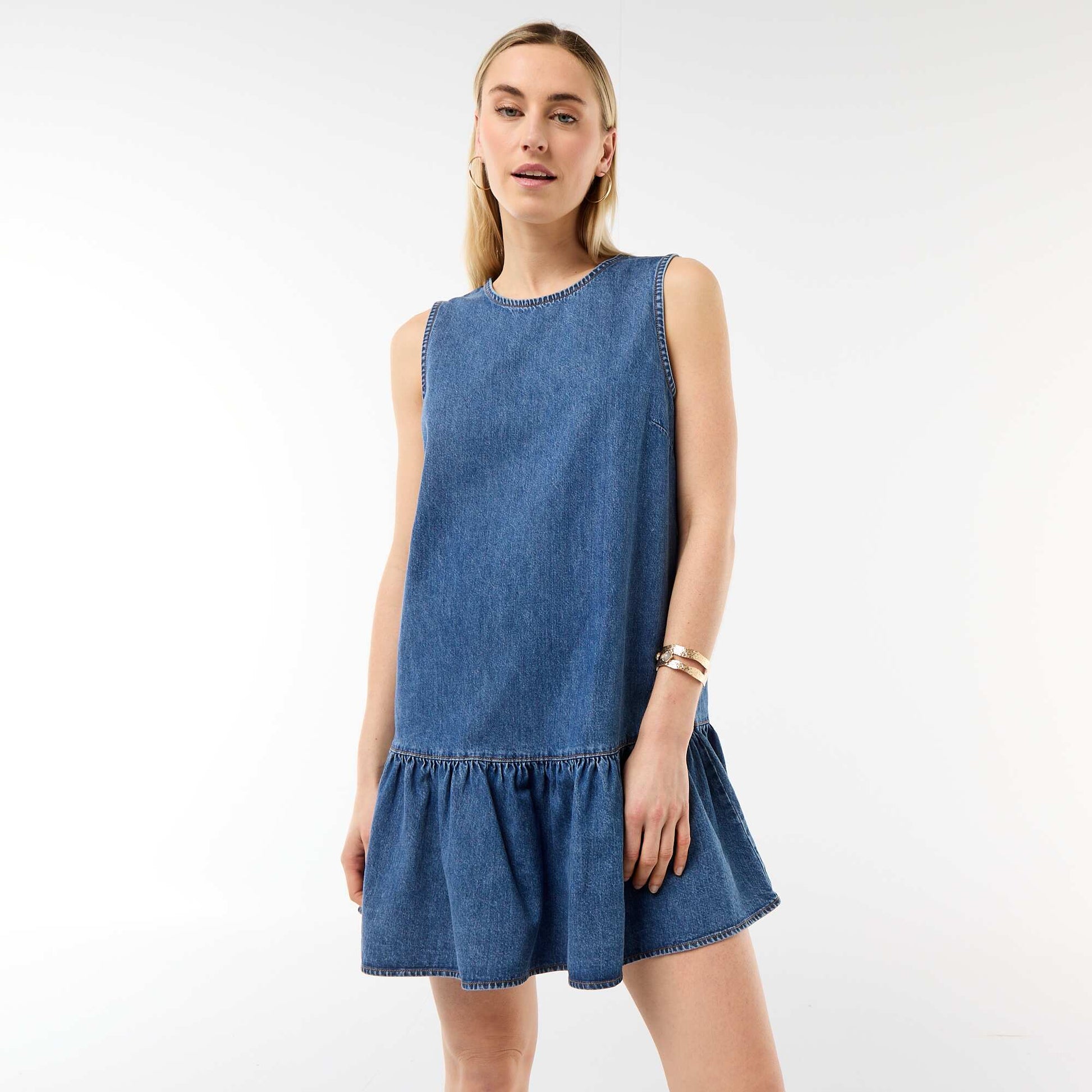 Robe denim sans manches à base volantée BLEU