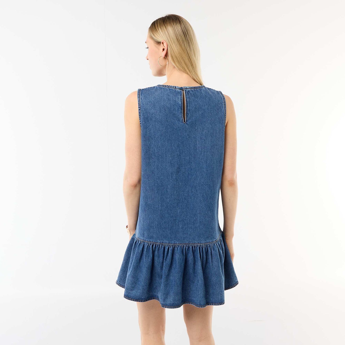Robe denim sans manches à base volantée BLEU