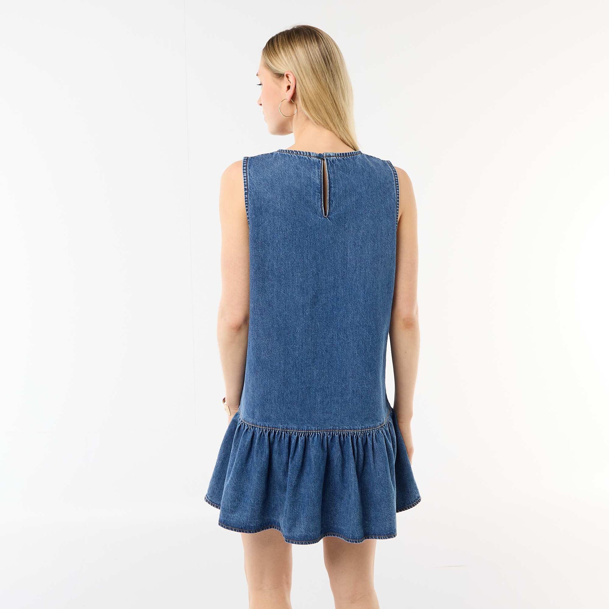 Robe denim sans manches à base volantée BLEU