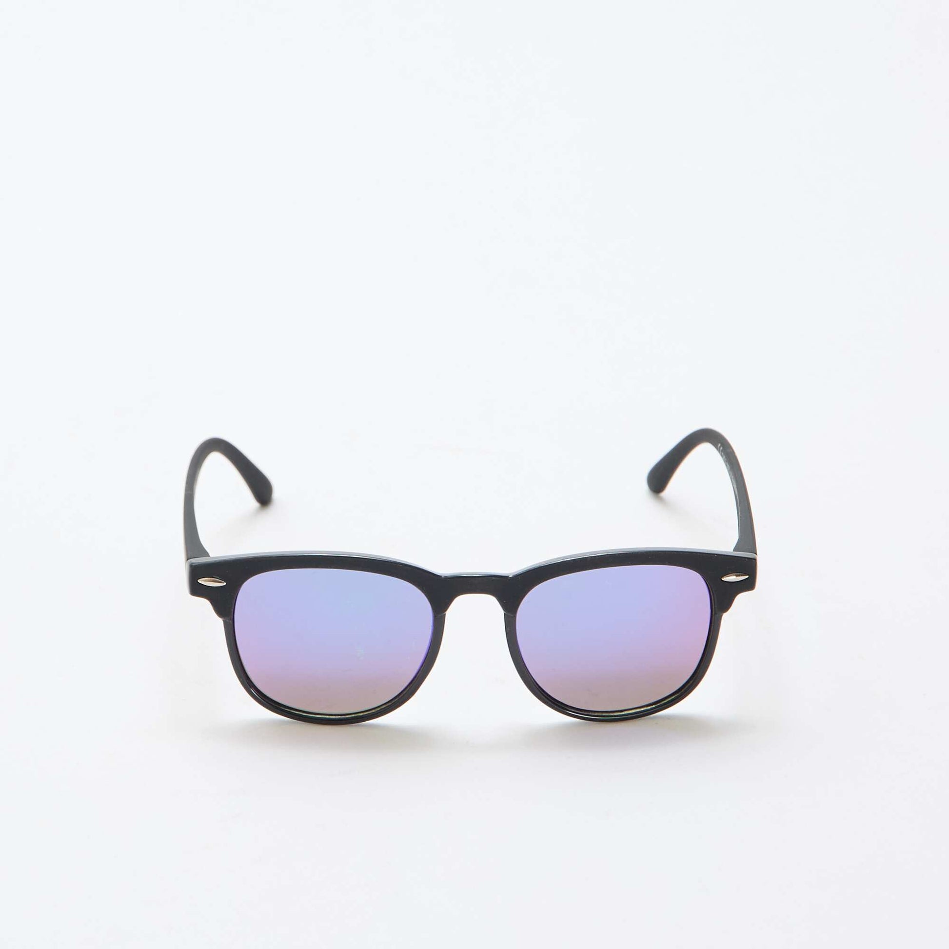 Paire de lunette de soleil classique uni NOIR