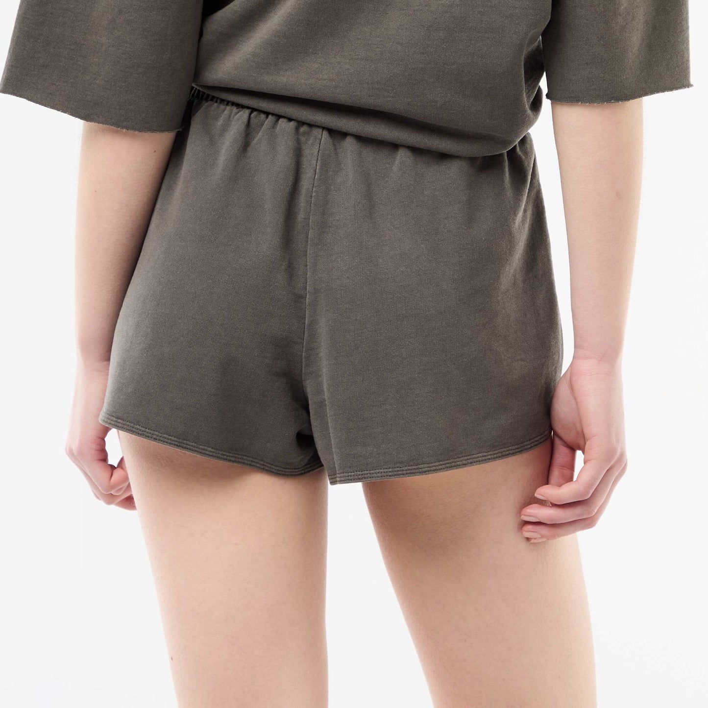 Short court en french terry avec inscription GRIS