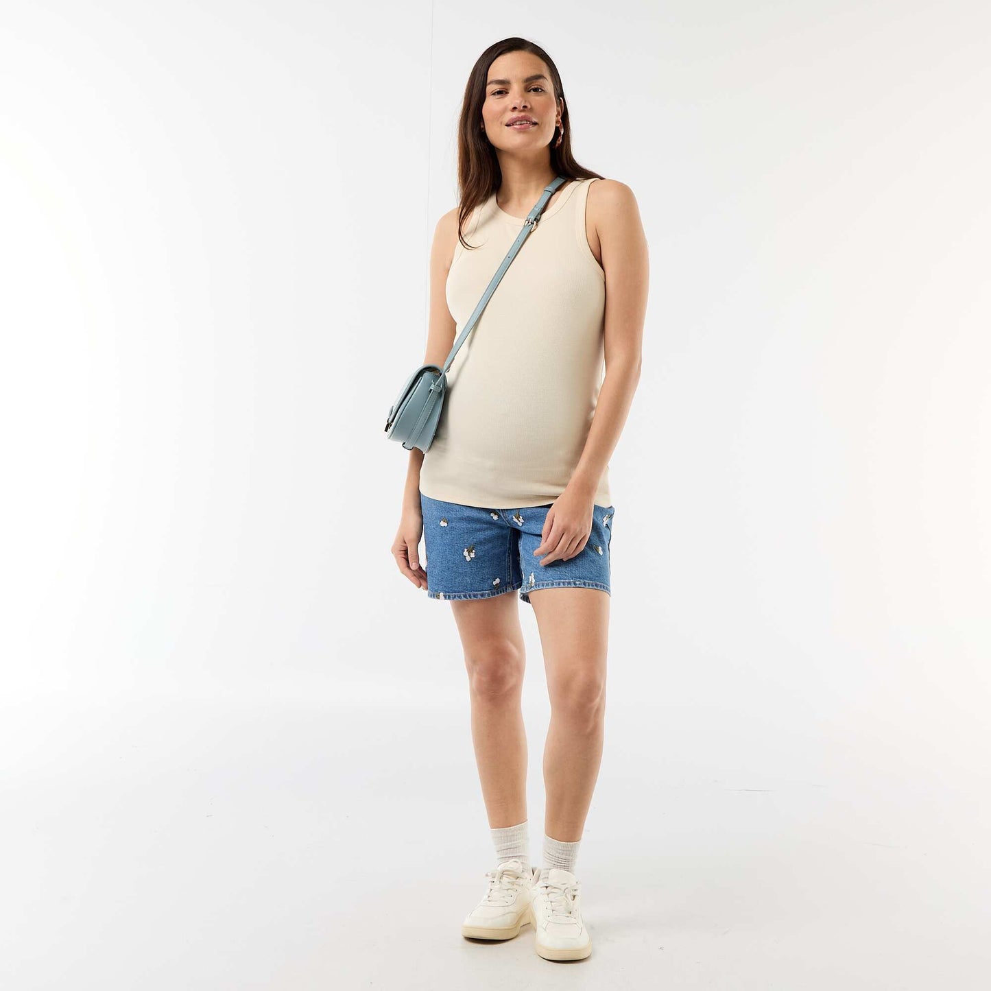 Bermuda en jean taille haute de maternité avec broderies BLEU