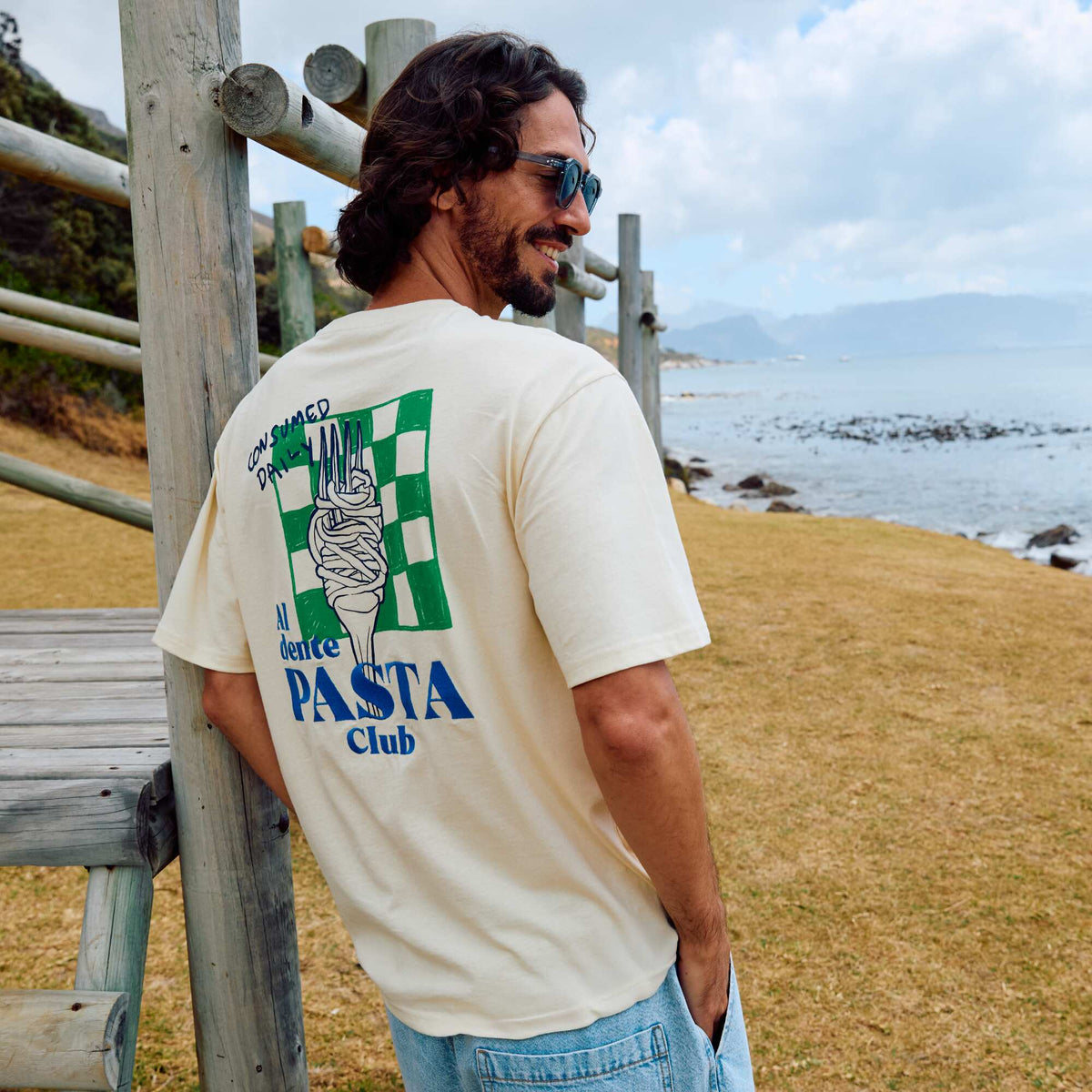 T-shirt homme en coton à motif placé à col rond JAUNE