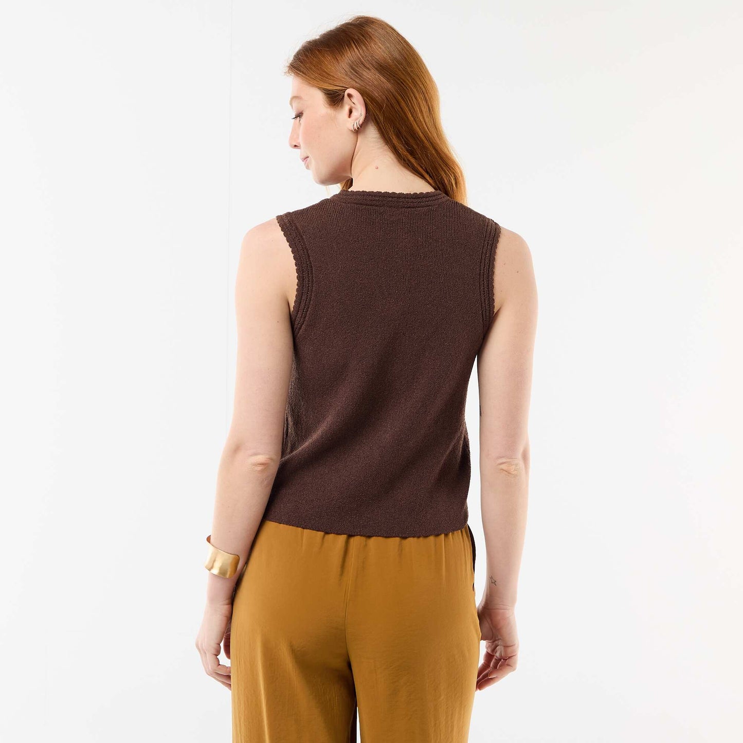 Top sans manches avec boutons dorés MARRON