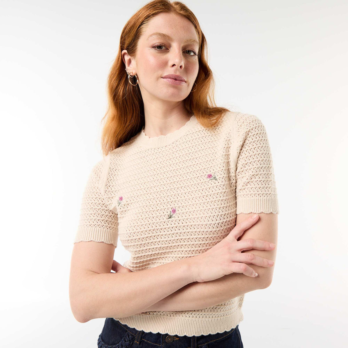 Pull manches courtes à fleurs brodées BEIGE