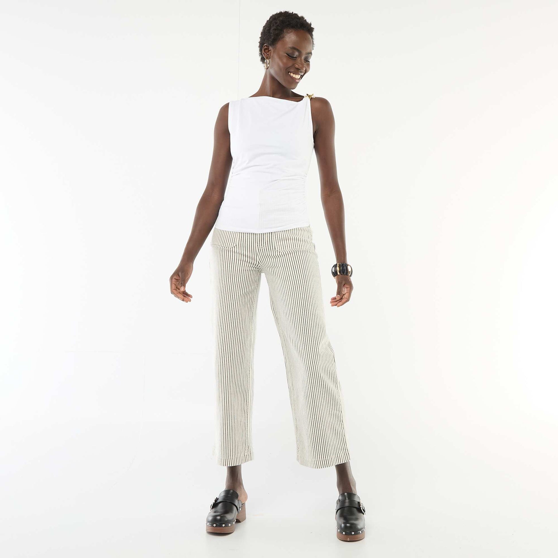 T-shirt stretch avec bijou doré BLANC