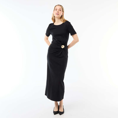 Robe longue coupe drapée avec bijou NOIR