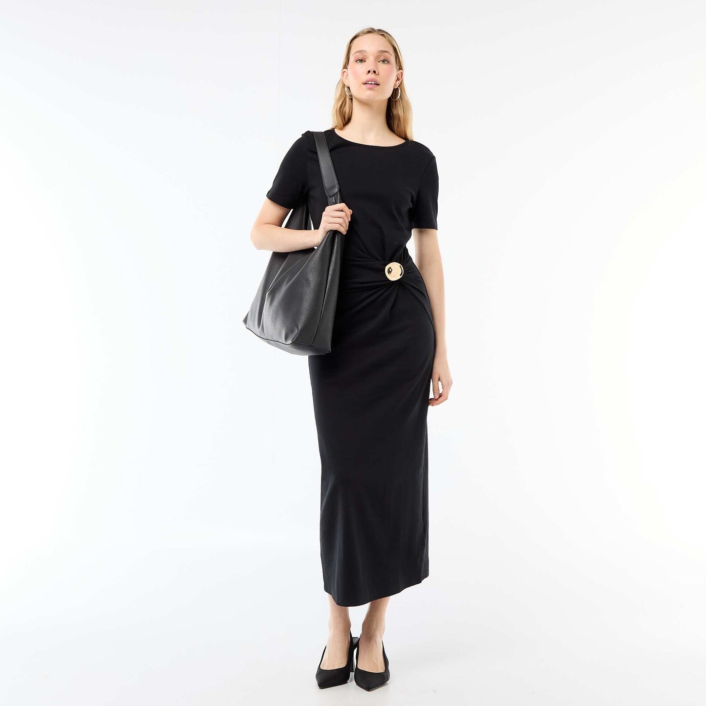 Robe longue coupe drapée avec bijou NOIR