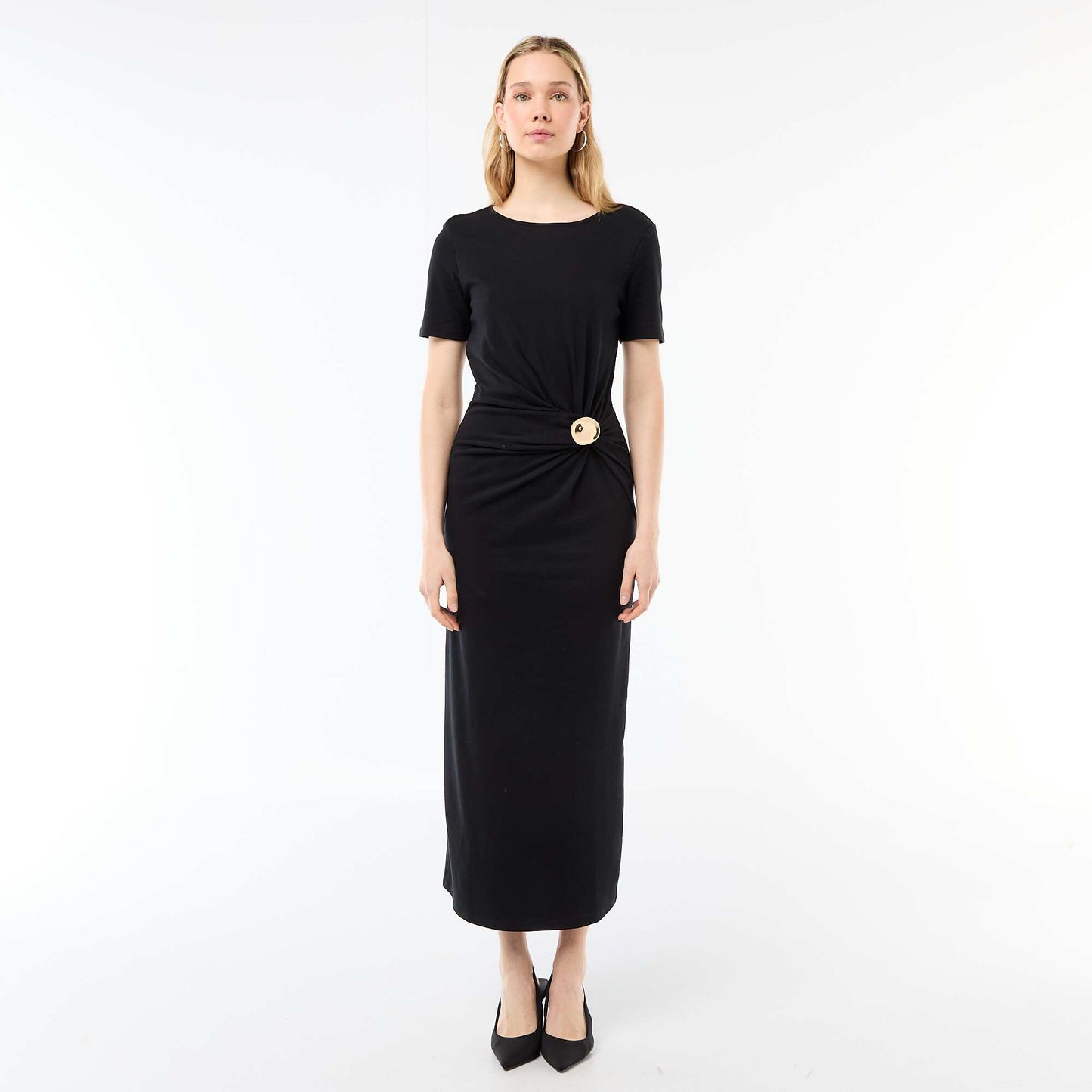 Robe longue coupe drapée avec bijou NOIR