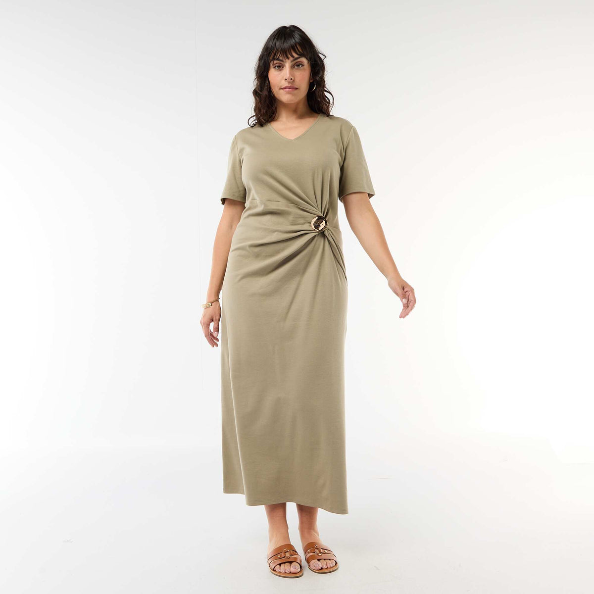 Robe longue plissé avec bijou doré VERT