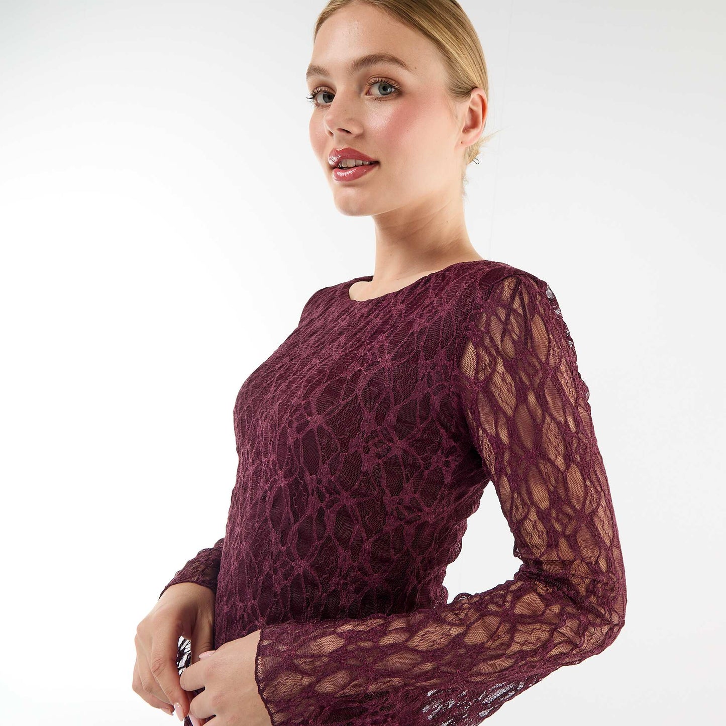 Robe en dentelle à manches pagode ROUGE