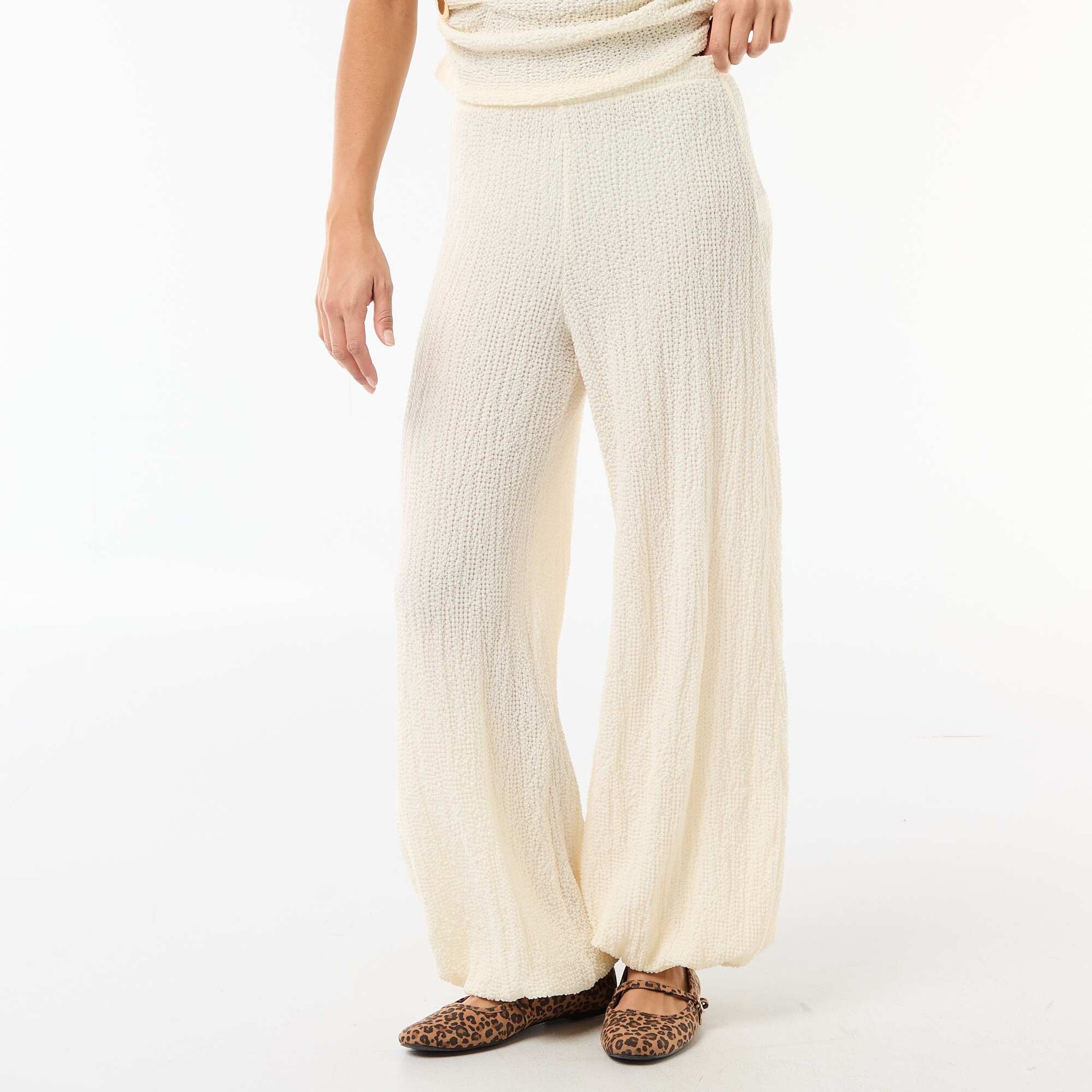 Pantalon femme en maille crinkle forme balloon BLANC
