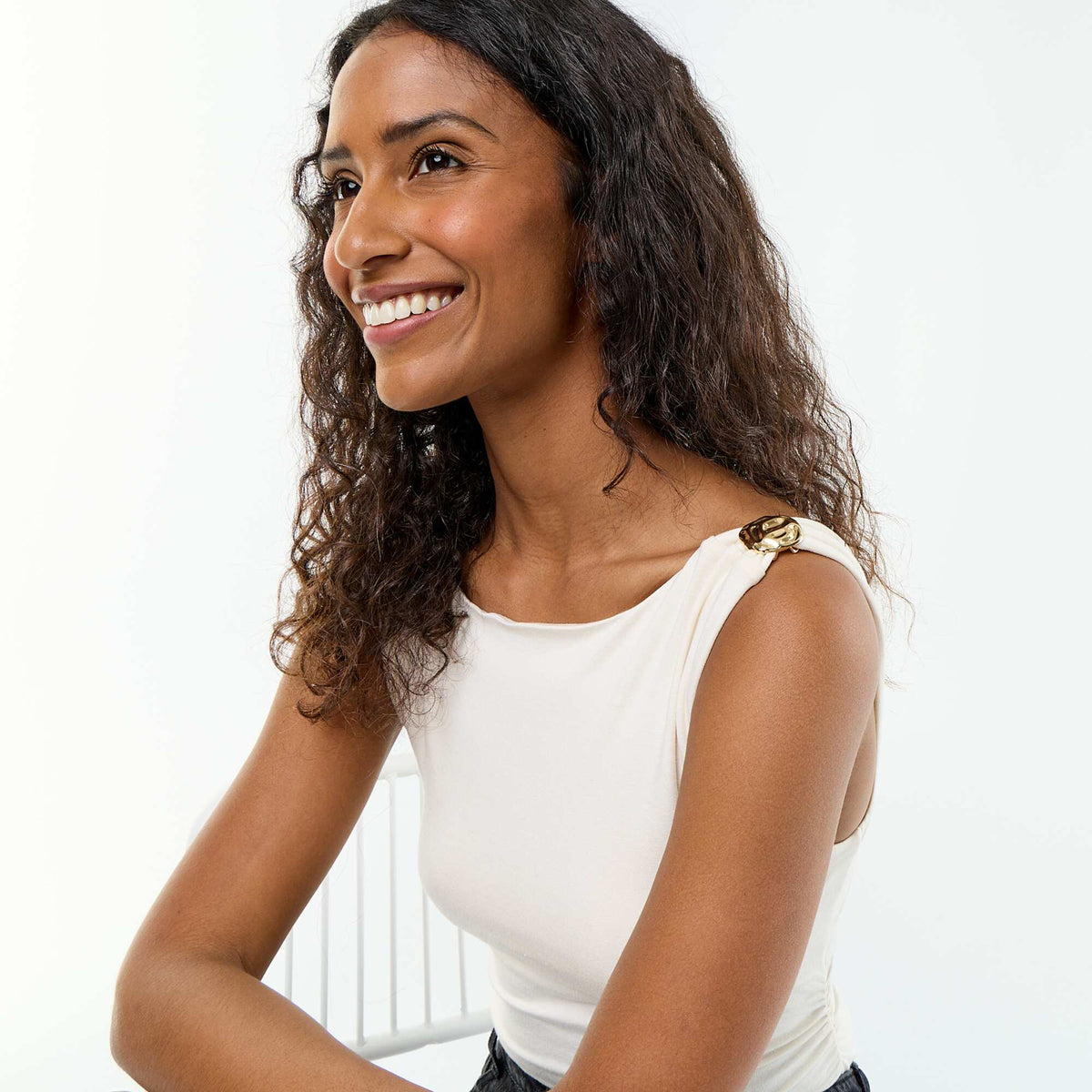 Body dos échancré avec bijou doré BEIGE