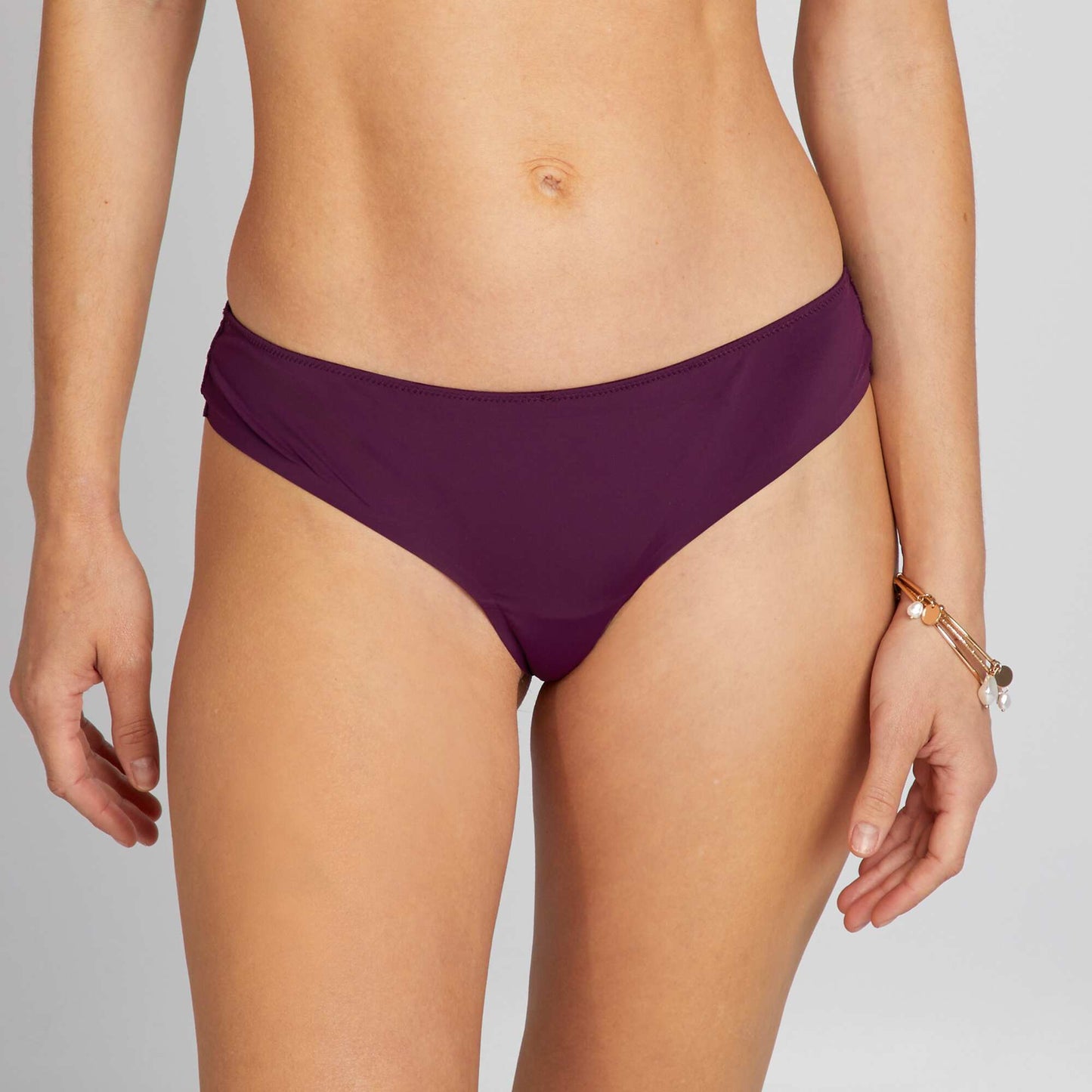 Tanga micro et dentelle Violet