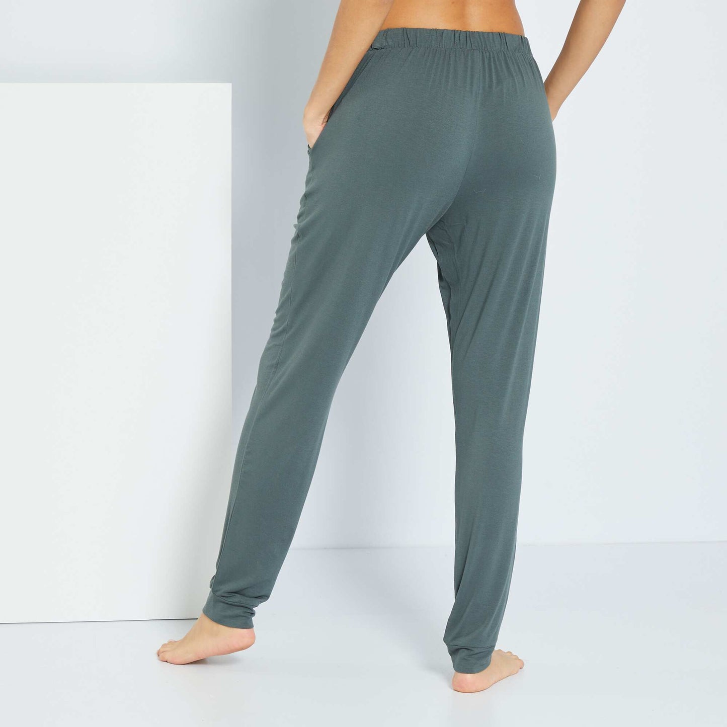 Pantalon de nuit fluide vert grisé