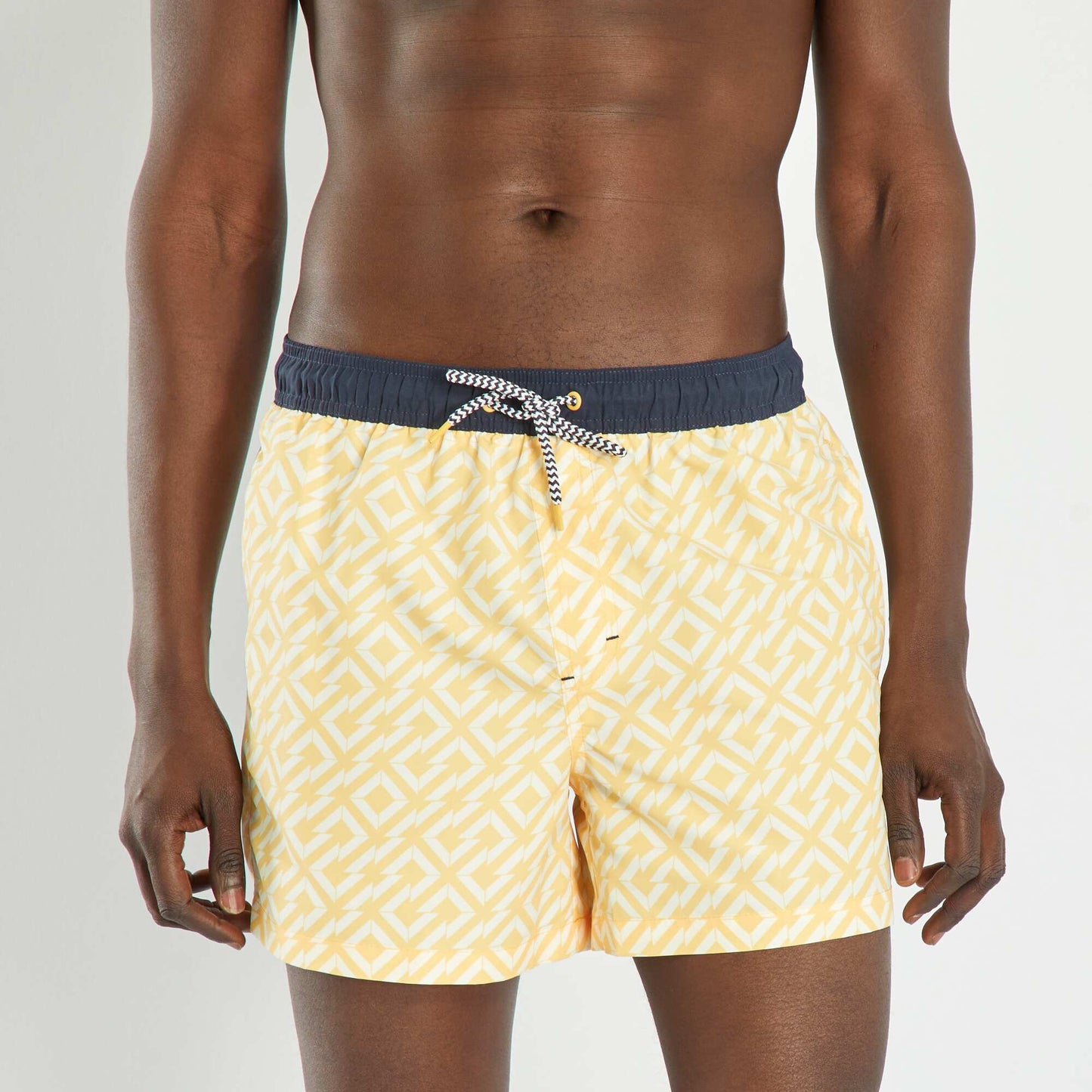 Short de bain avec motifs géométrique Jaune