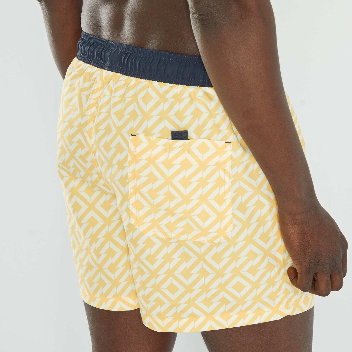 Short de bain avec motifs géométrique Jaune